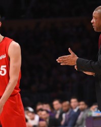 半岛体育-里弗斯：我带过儿子&amp;带过女婿 现在又陷入了字母三兄弟的家庭事务