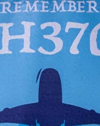 半岛体育全站-马航失联儿多年后回信，父坚信其存平行世界