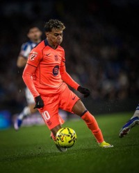 半岛体育app下载-1-2！亚马尔助攻难救主，巴萨9连胜戛然而止，皇马重燃希望